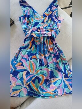New ...Papagallo... Floral Print ..Adorable Size Medium